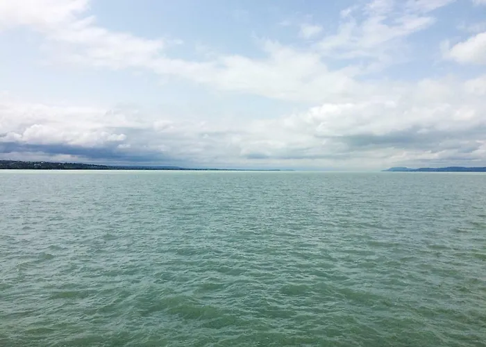 別荘 Grand Balaton House Kővágóörs